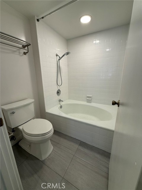 Detail Gallery Image 12 of 26 For 5555 Canyon Crest Dr 3b,  Riverside,  CA 92507 - 2 Beds | 2 Baths