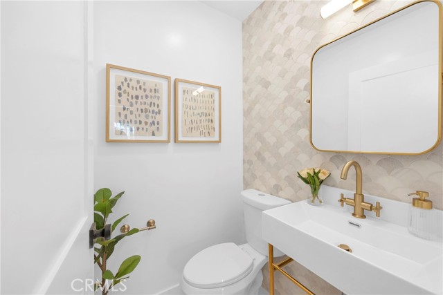 3306 San Anseline Avenue, Long Beach CA: https://media.crmls.org/medias/93455790-2d00-445f-8072-ca86556a101d.jpg