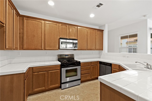 Detail Gallery Image 12 of 42 For 15651 Vista Way #110,  Lake Elsinore,  CA 92532 - 2 Beds | 2 Baths