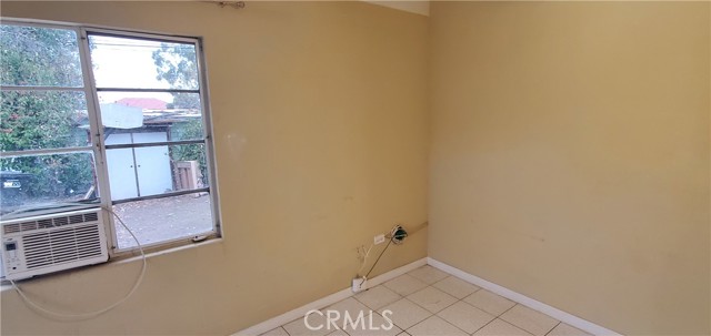 Detail Gallery Image 2 of 10 For 831 W 7th St, Corona,  CA 92882 - – Beds | – Baths