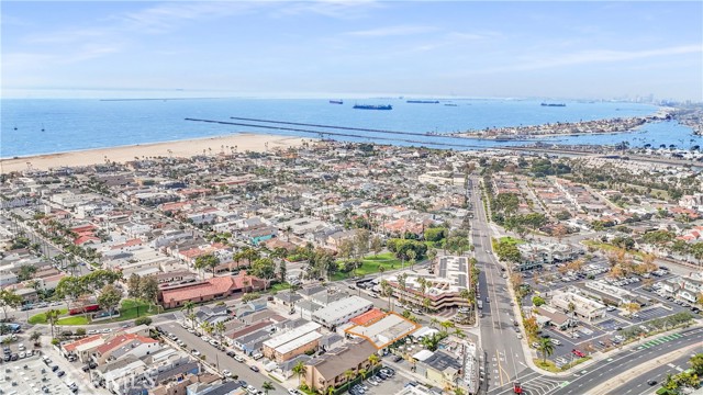 Detail Gallery Image 2 of 7 For 320 7th St, Seal Beach,  CA 90740 - – Beds | – Baths