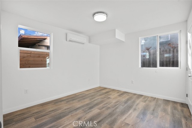 Detail Gallery Image 6 of 12 For 11560 Archwood St, North Hollywood,  CA 91606 - 2 Beds | 2 Baths