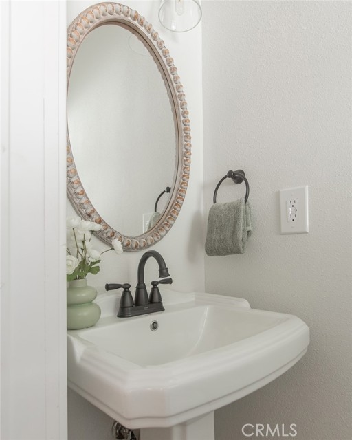 417 W Leeside, Glendora CA: https://media.crmls.org/medias/93477c16-4fa2-47ce-ad00-e9f7af21e589.jpg