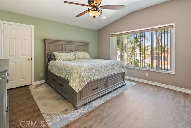 8880 Stony Brook Circle, Riverside CA: https://media.crmls.org/medias/9347b33d-64a1-4fb7-a091-52c721a4fc14.jpg