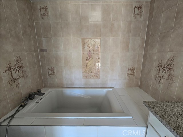 Detail Gallery Image 20 of 26 For 2440 Penmar Ave #2,  Venice,  CA 90291 - 3 Beds | 2/1 Baths