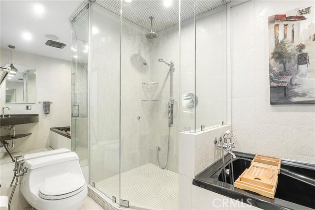 Detail Gallery Image 14 of 28 For 8401 Fountain Ave #8,  West Hollywood,  CA 90069 - 2 Beds | 2 Baths