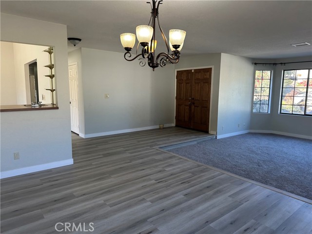 Detail Gallery Image 4 of 15 For 14845 Amorose, Lake Elsinore,  CA 92530 - 4 Beds | 2 Baths