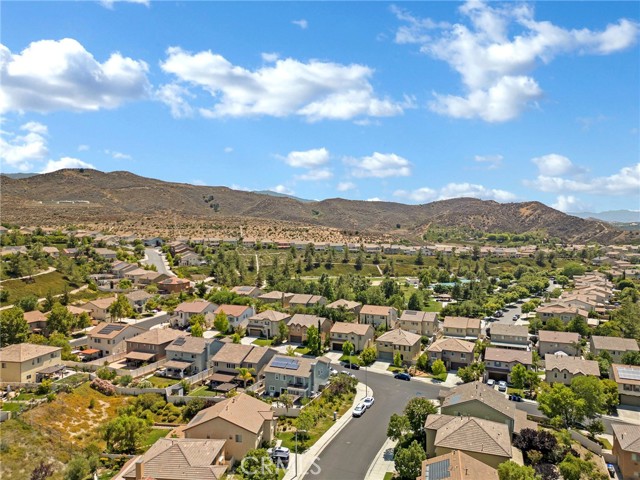 Detail Gallery Image 35 of 38 For 27027 Mountain Willow Ln, Canyon Country,  CA 91387 - 3 Beds | 2/1 Baths