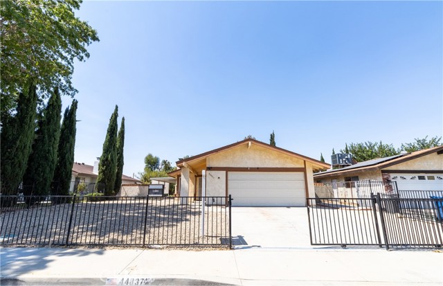 44837 Hanstead Ave, Lancaster, CA 93535