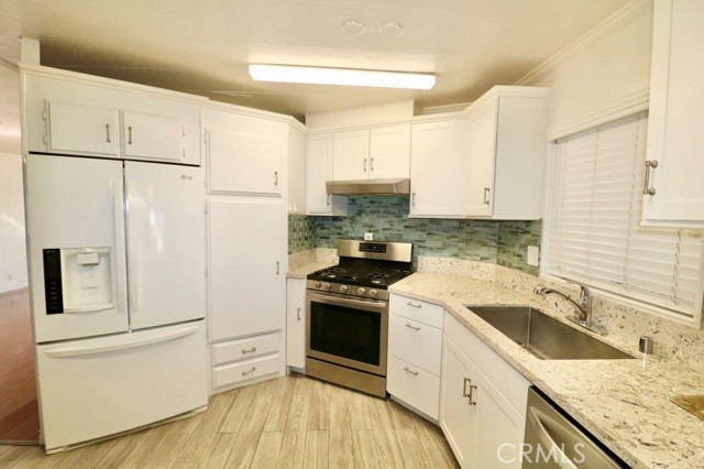 Detail Gallery Image 15 of 30 For 14046 Lake Crest Dr #76,  La Mirada,  CA 90638 - 2 Beds | 2 Baths