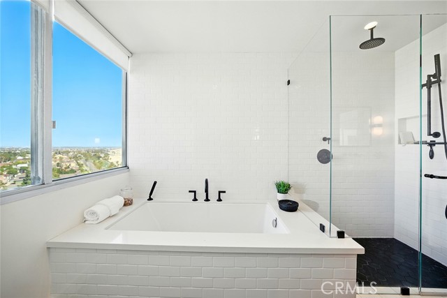 Detail Gallery Image 19 of 36 For 2999 E Ocean Bld #1320,  Long Beach,  CA 90803 - 2 Beds | 2 Baths