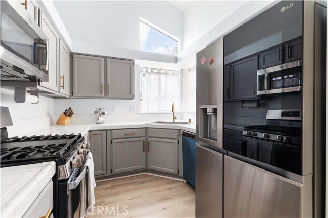 Detail Gallery Image 4 of 5 For 2160 Mariposa Ct, San Jacinto,  CA 92583 - 3 Beds | 2 Baths