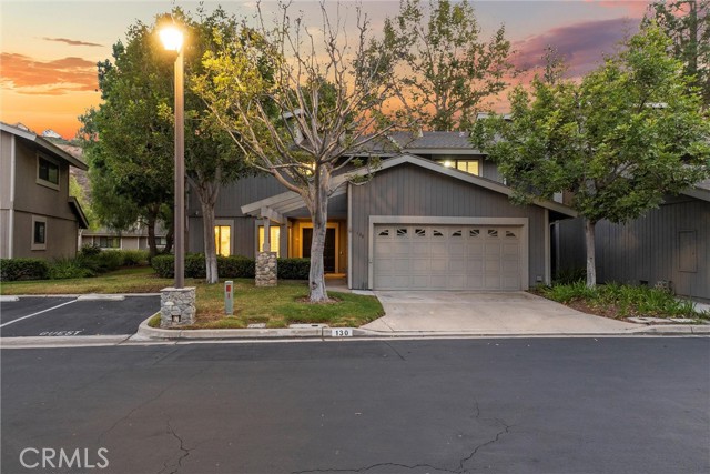 Detail Gallery Image 2 of 30 For 130 S Waterwheel Way #35,  Orange,  CA 92869 - 4 Beds | 2/1 Baths