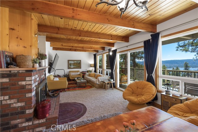 Detail Gallery Image 3 of 42 For 39563 Raccoon Dr, Fawnskin,  CA 92333 - 2 Beds | 2 Baths