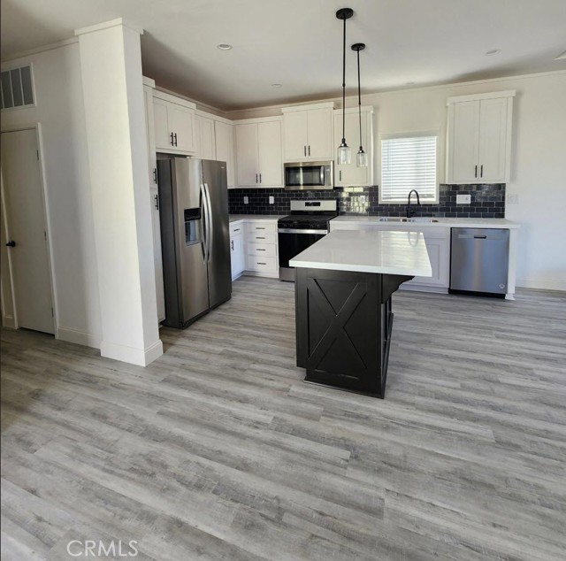 2627 E La Palma Avenue, Anaheim CA: https://media.crmls.org/medias/934f2ce2-336a-4ffa-983e-0e56f94a7900.jpg