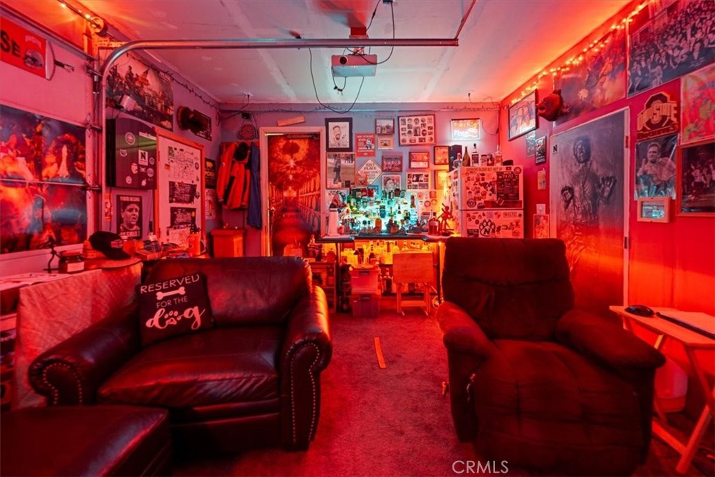 https://media.crmls.org/medias/934f4d97-c17d-4f16-9da1-ce95aac06c83.jpg?preset=X-Large
