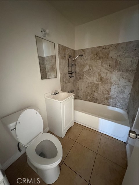 Detail Gallery Image 12 of 16 For 2004 W 15th, San Bernardino,  CA 92411 - 4 Beds | 2 Baths