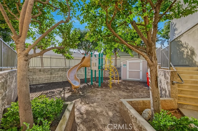 Detail Gallery Image 36 of 37 For 23429 S Vermont Ave #B,  Torrance,  CA 90502 - 3 Beds | 3 Baths