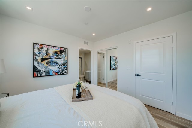 Detail Gallery Image 11 of 13 For 7018 Alabama Ave #301,  Canoga Park,  CA 91303 - 3 Beds | 2/1 Baths