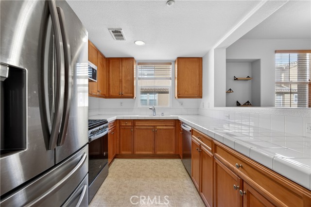 Detail Gallery Image 8 of 50 For 744 Portside, San Diego,  CA 92154 - 2 Beds | 2/1 Baths