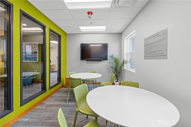 1831 Northpark Boulevard, San Bernardino CA: https://media.crmls.org/medias/9352244c-48a3-4286-aaf0-3d5870da5280.jpg