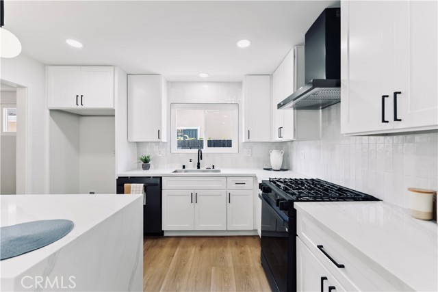2514 S Rita Way, Santa Ana CA: https://media.crmls.org/medias/9353624d-94b2-4dd4-8f09-5f95c0e19f6e.jpg