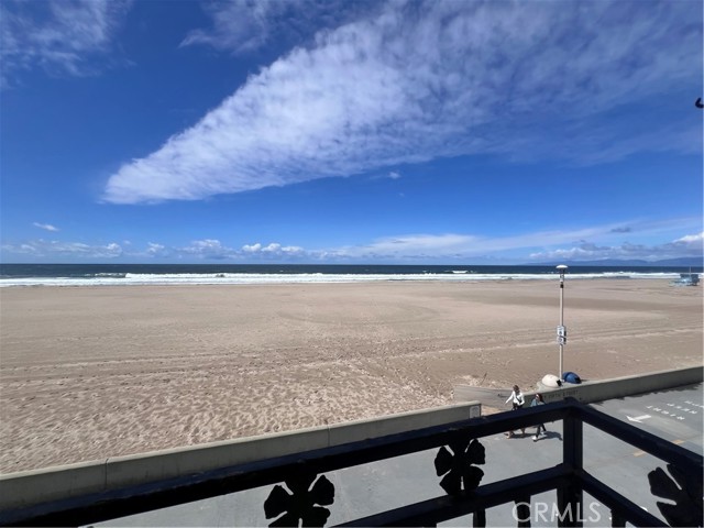 Detail Gallery Image 27 of 27 For 2444 the Strand, Hermosa Beach,  CA 90254 - 4 Beds | 3/1 Baths