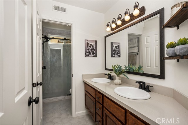 29 Calabria, Lake Forest CA: https://media.crmls.org/medias/93541fe1-4cd8-4eed-b84d-d9df66d49244.jpg