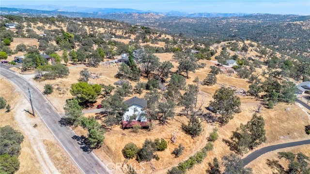 41070 Lilley Mountain Drive, Coarsegold CA: https://media.crmls.org/medias/935475e2-102f-4ed5-8fa6-b43fdb9d80db.jpg