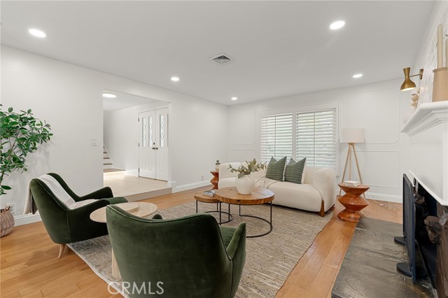 Image 12 of 73 For 4972 Park  