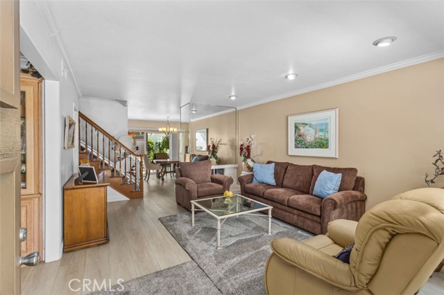 Detail Gallery Image 2 of 27 For 13966 Chelmsford Lane, Westminster,  CA 92683 - 4 Beds | 3 Baths