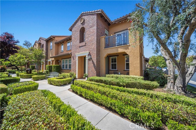 28507 Herrera Street, Valencia CA: https://media.crmls.org/medias/93554075-31ad-4999-93e7-38e3bbc910d2.jpg