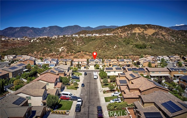 4049 Running Oak Lane, San Bernardino CA: https://media.crmls.org/medias/9355b347-4dd0-4346-a30c-c4529a72c5e9.jpg