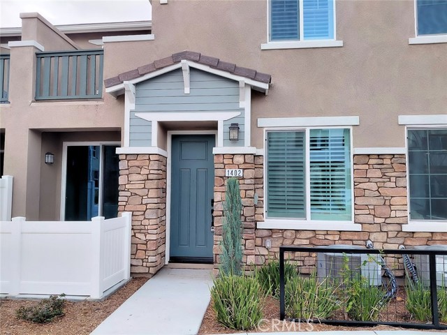 Detail Gallery Image 2 of 32 For 41987 Isadora #1402,  Murrieta,  CA 92562 - 2 Beds | 2/1 Baths