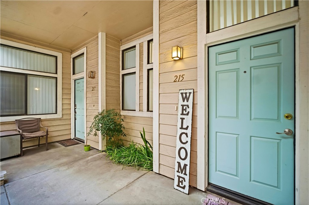 4900 N Grand Avenue #215