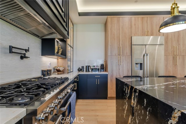 Detail Gallery Image 38 of 70 For 7714 Lasaine Ave, Northridge,  CA 91325 - 3 Beds | 4 Baths