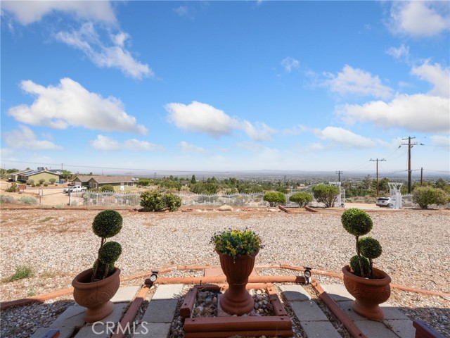 Detail Gallery Image 16 of 43 For 475 Maria Rd, Pinon Hills,  CA 92372 - 3 Beds | 2/1 Baths