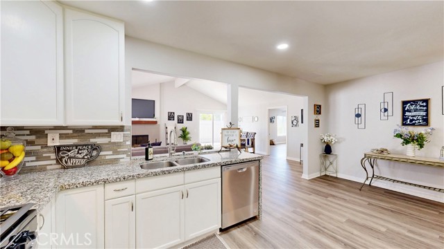 8007 New Salem Street, San Diego CA: https://media.crmls.org/medias/9357b858-930b-427b-8bb9-e4feb8d7676b.jpg