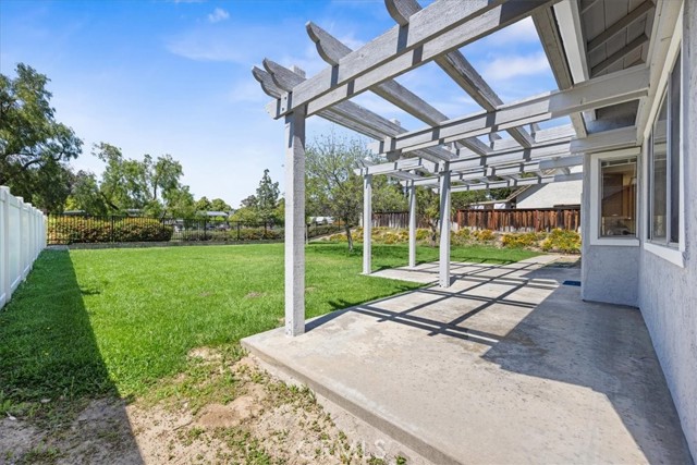 41880 Humber Dr., Temecula CA: https://media.crmls.org/medias/9358b527-afa9-4c08-9365-239dd55cfcbd.jpg