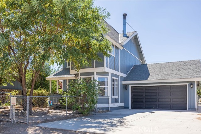 Detail Gallery Image 2 of 30 For 871 Spruce Ln, Big Bear City,  CA 92314 - 2 Beds | 2 Baths