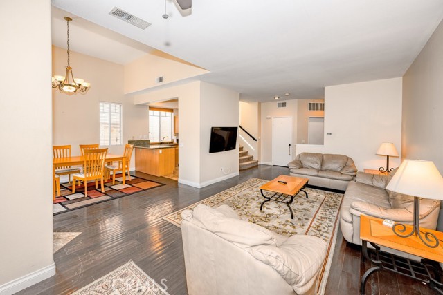 27625 PRIMROSE Lane, Castaic CA: https://media.crmls.org/medias/9358f76a-7300-4bda-9df2-c19ee4be9098.jpg