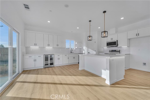 Detail Gallery Image 30 of 39 For 9224 Holly Ave, California City,  CA 93505 - 4 Beds | 3 Baths