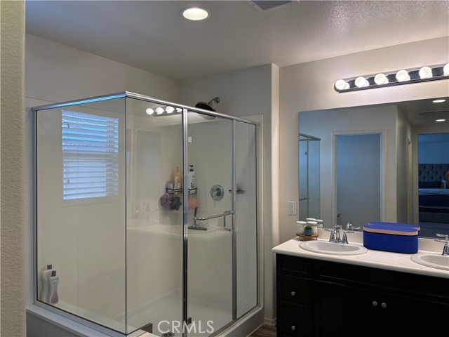 7015 Sweetleaf Drive, Fontana CA: https://media.crmls.org/medias/935a3654-d04c-49b8-865d-f4617c0b424c.jpg