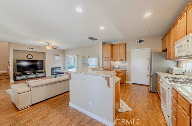 Detail Gallery Image 8 of 39 For 1240 Goodwin St, Fullerton,  CA 92833 - 3 Beds | 2/1 Baths