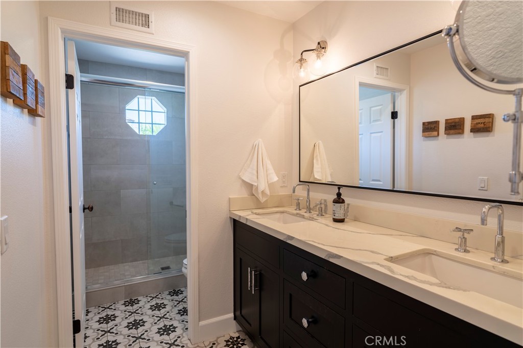 MLS #OC25280795 image #31