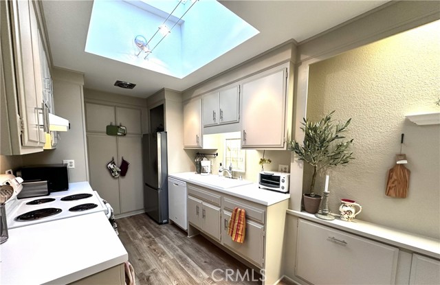 Detail Gallery Image 1 of 22 For 2111 via Puerta #P,  Laguna Woods,  CA 92637 - 1 Beds | 1 Baths