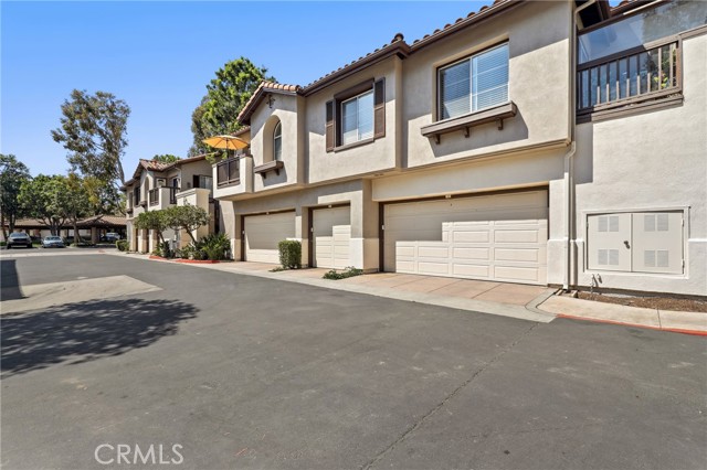 2960 Champion Way, Tustin CA: https://media.crmls.org/medias/935c866c-93ae-43c7-80d1-72e84f1d9491.jpg