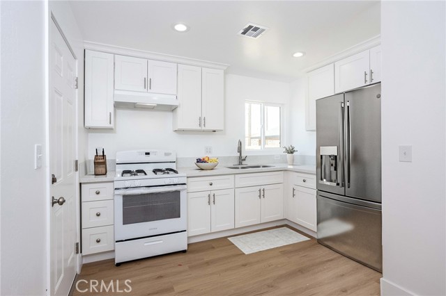205 S Myrtle Street, Bakersfield CA: https://media.crmls.org/medias/935c99d3-036c-4926-836a-771c51fbb066.jpg