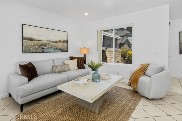 25532 Polaris Lane, Lake Forest CA: https://media.crmls.org/medias/935cd4c8-8458-49dc-bc47-2f788db4b4bb.jpg