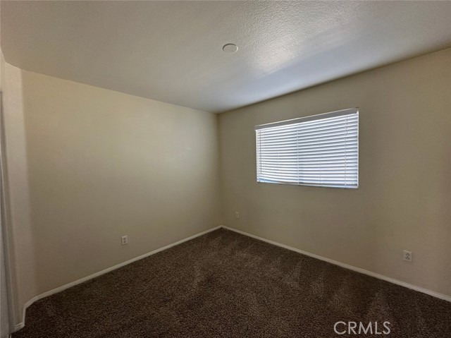 Detail Gallery Image 9 of 31 For 15300 Adobe Way, Moreno Valley,  CA 92555 - 5 Beds | 2/1 Baths